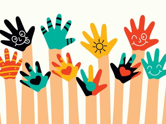 iscrtane dečije ruke